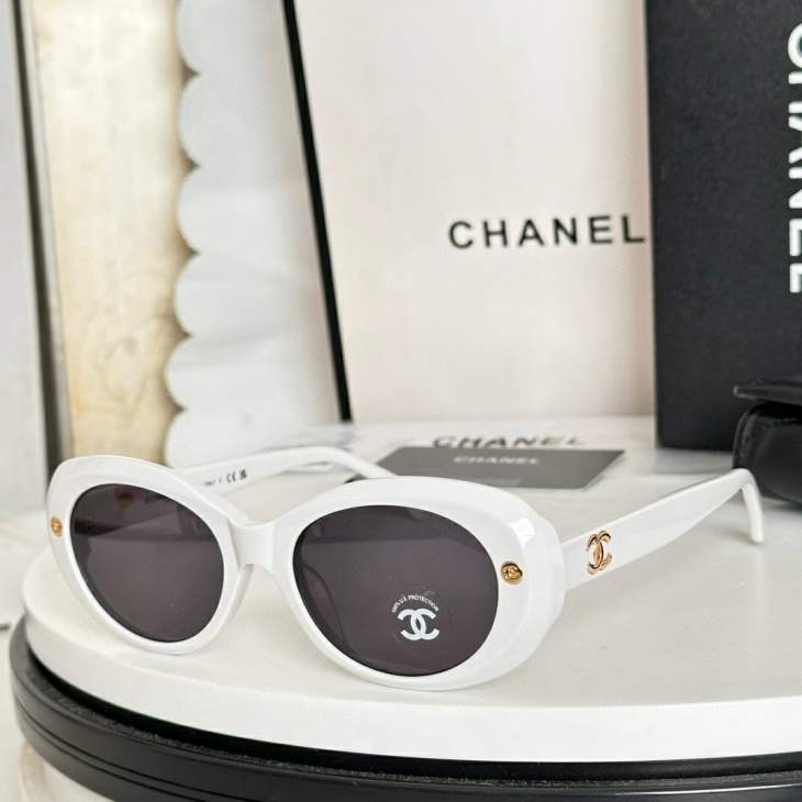 Picture of Chanel Sunglasses _SKUfw77120229fw
